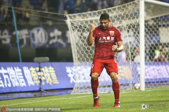 大方认爱卡哥：是的，我们订婚了 锦绣开年！