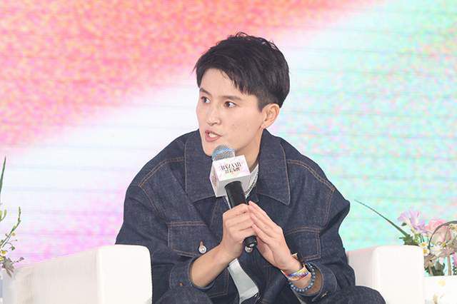 其“感伤与反讽”的融合、平衡令人犹记。